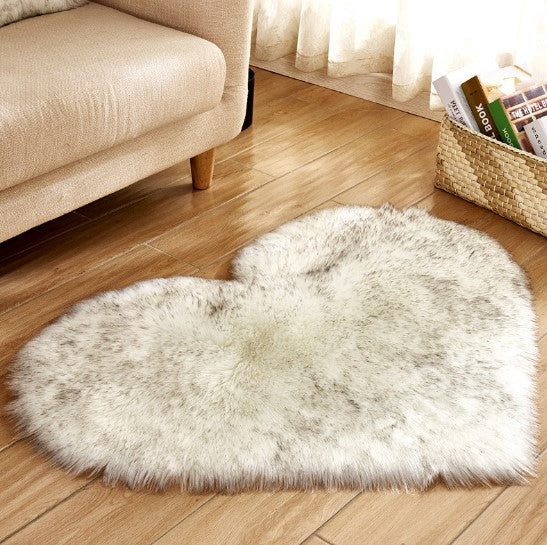 Fluffy Heart Rug – Cozy Floor Mat & Blanket for Home Decor