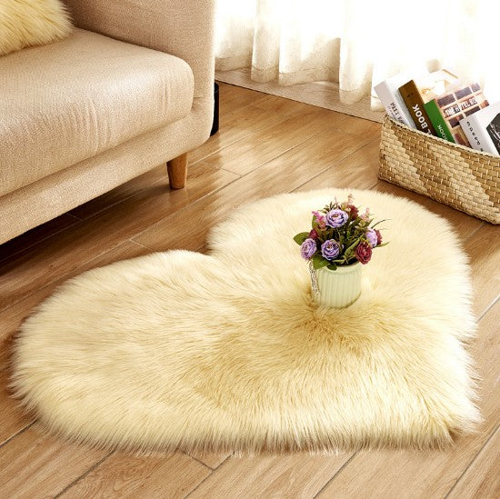 Fluffy Heart Rug – Cozy Floor Mat & Blanket for Home Decor