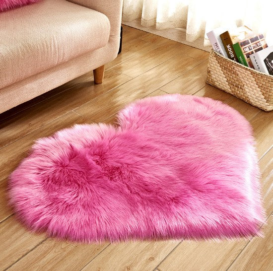 Fluffy Heart Rug – Cozy Floor Mat & Blanket for Home Decor