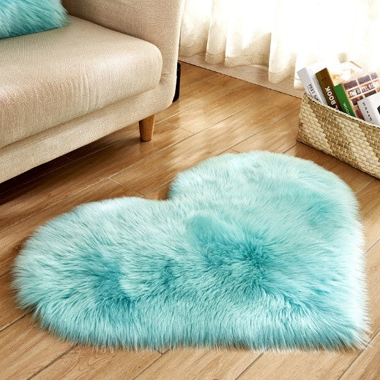 Fluffy Heart Rug – Cozy Floor Mat & Blanket for Home Decor