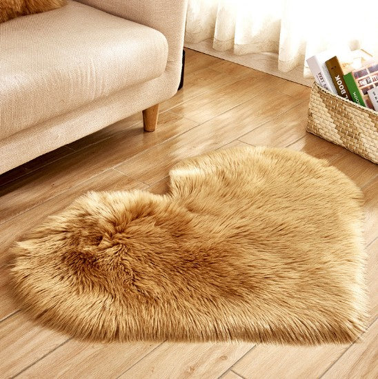Fluffy Heart Rug – Cozy Floor Mat & Blanket for Home Decor
